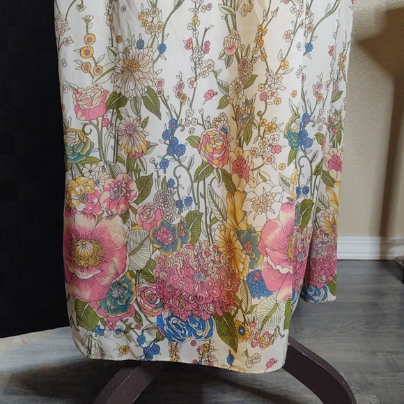 Gorgeous Mon Ami USA Long Floral Dress - Picture 3 of 8